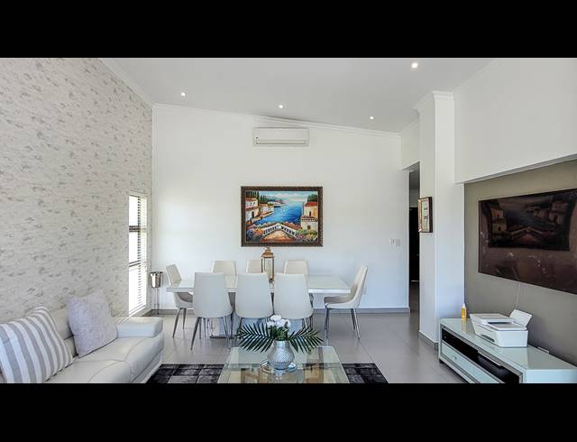 4 BEDROOM HOUSE FOR SALE IN PALM LAKES ESTATE